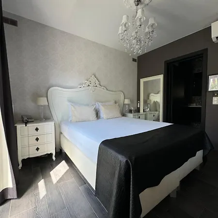Hôtel Verone - Liège Centre Buitenkant foto